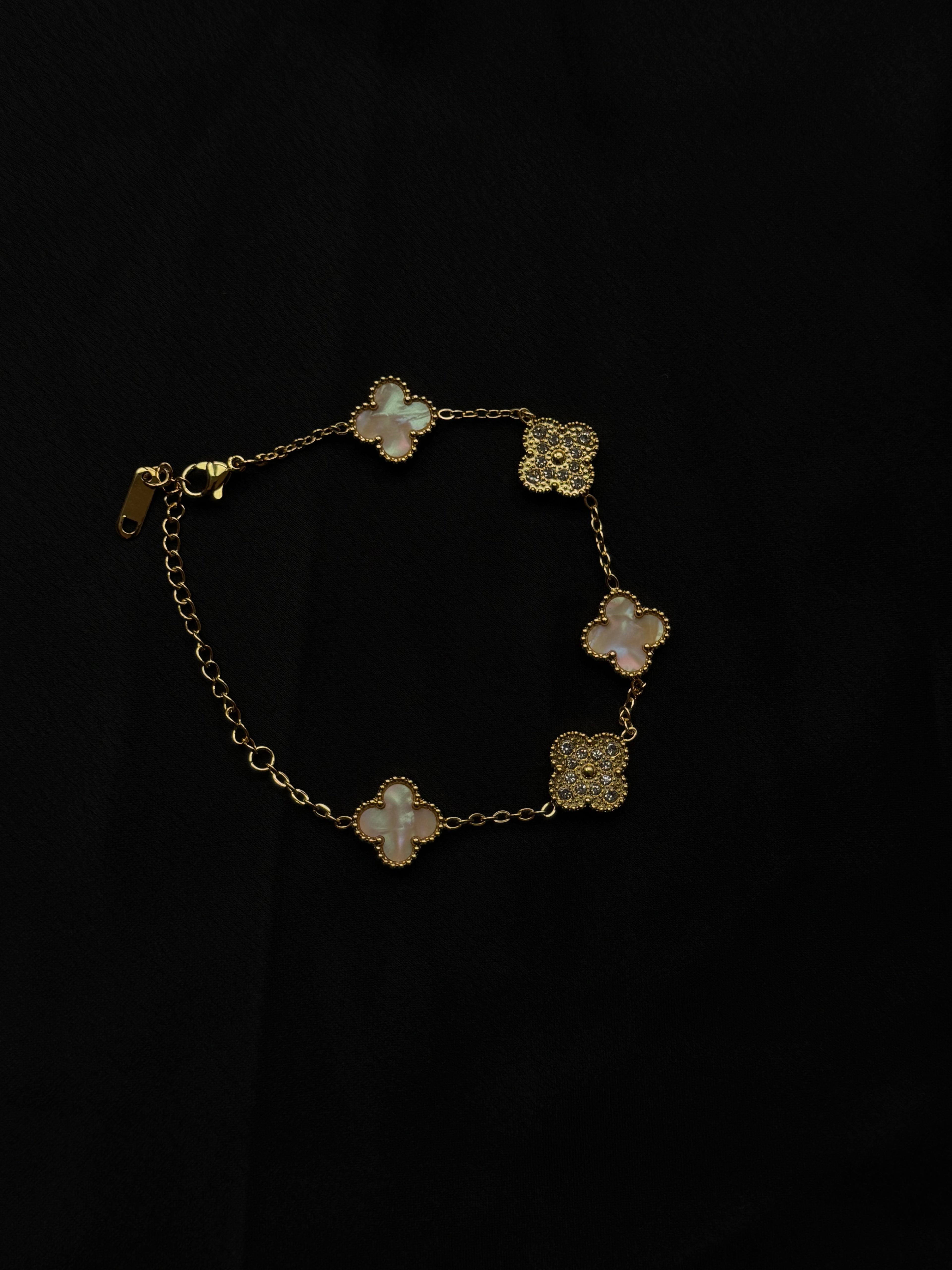 Gold-Tone Four-Leaf Clover Charm Bracelet – Stackable Motif Design