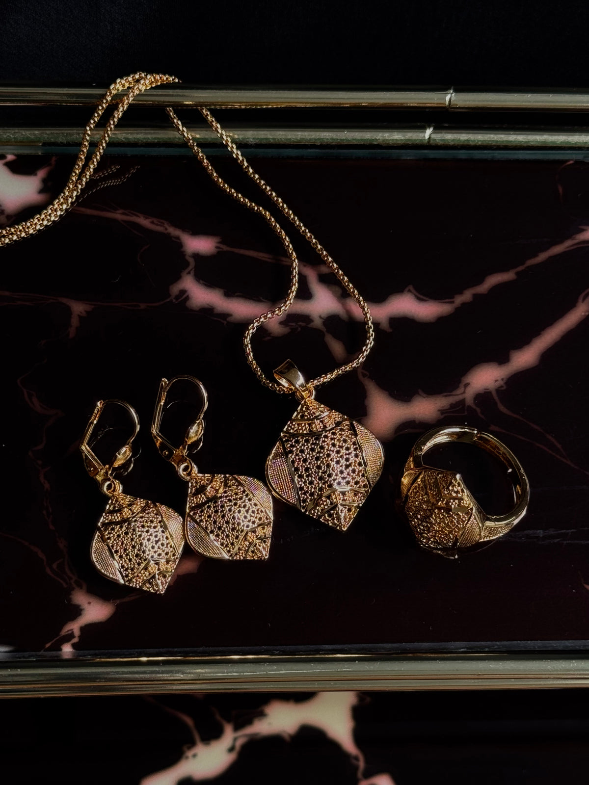 Diamond-Shaped Filigree Gold Jewelry Set (Necklace, Earrings & Ring)
