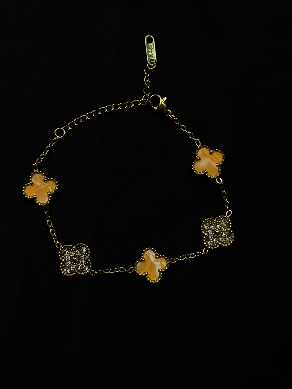 Gold-Tone Four-Leaf Clover Charm Bracelet – Stackable Motif Design
