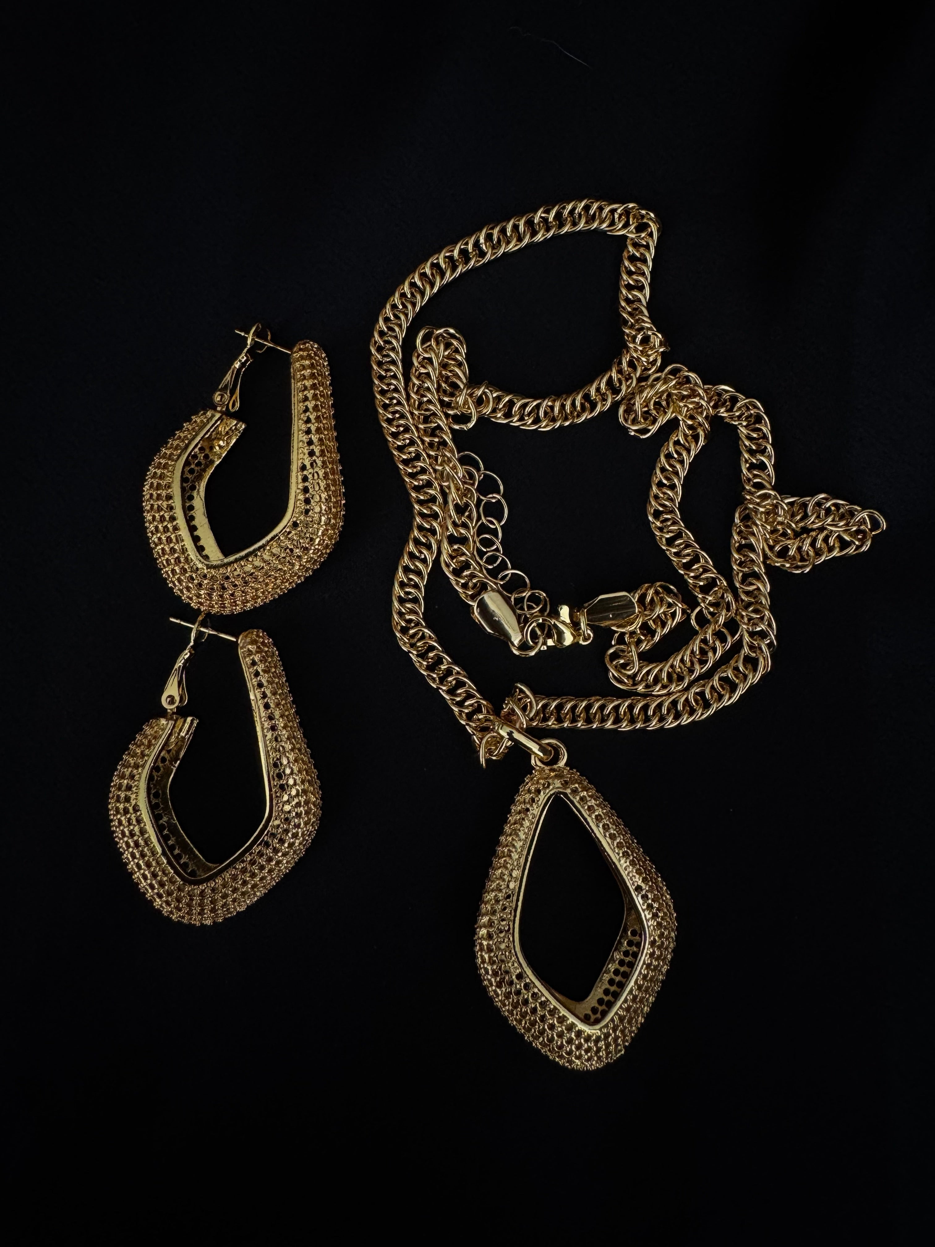 24K Gold Plated Teardrop Pendant Necklace and Woven Hoop Earring Costume Jewelry Set Modern Woman