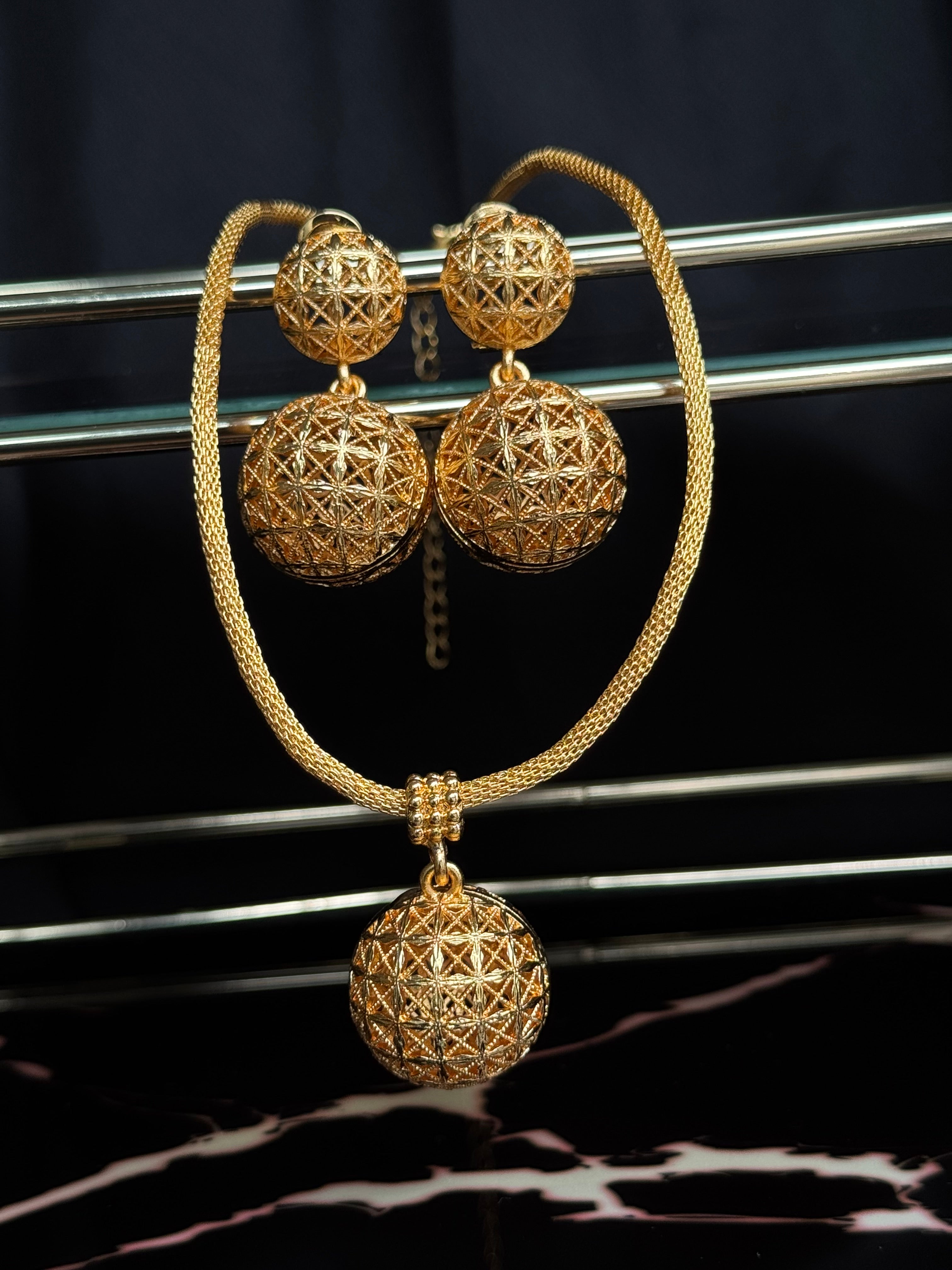 Textured Ball Pendant Necklace & Earrings Set