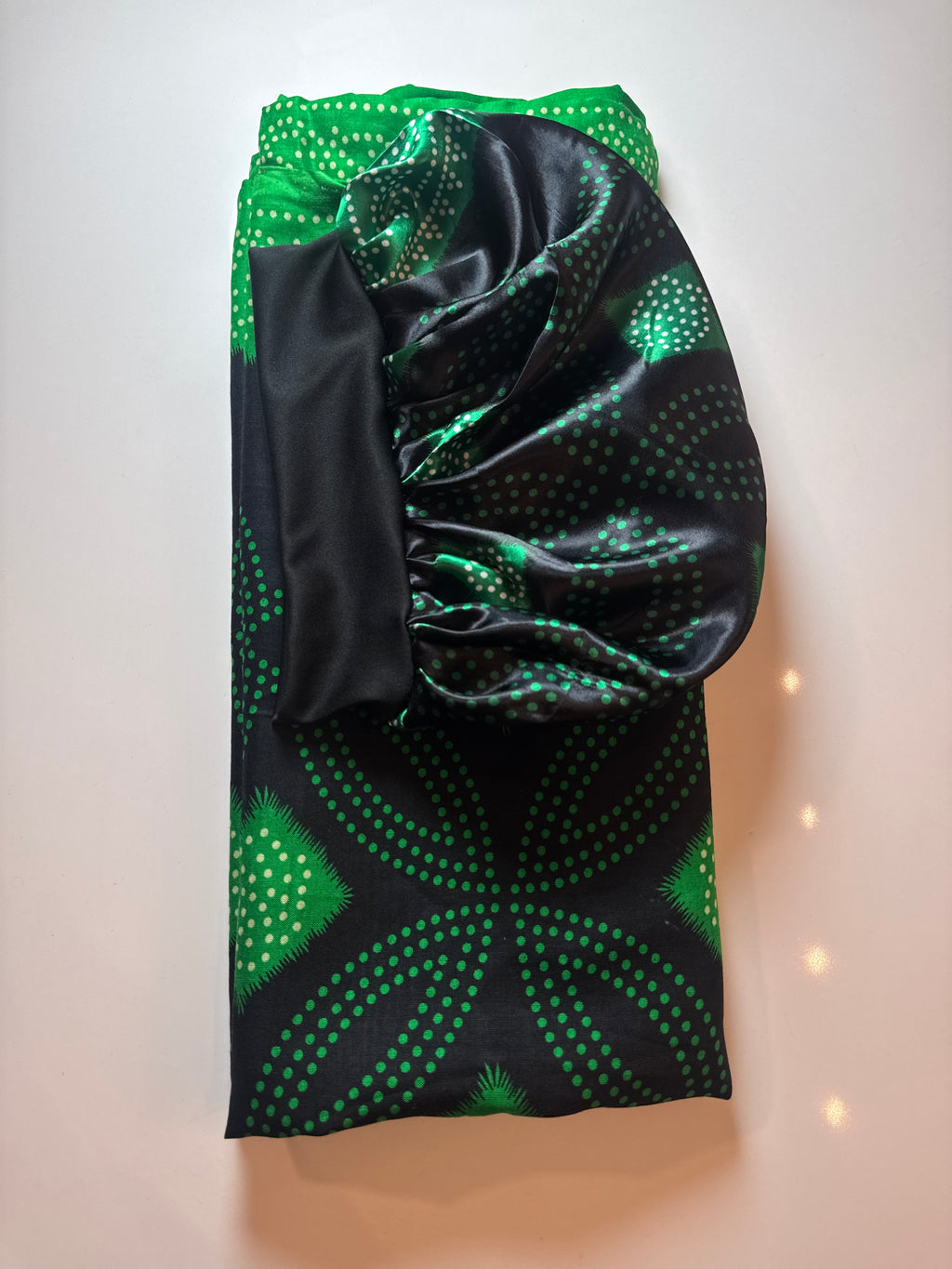 Classic Somali Shaash Baati with Matching Silk Bonnet – 2 Piece Set
