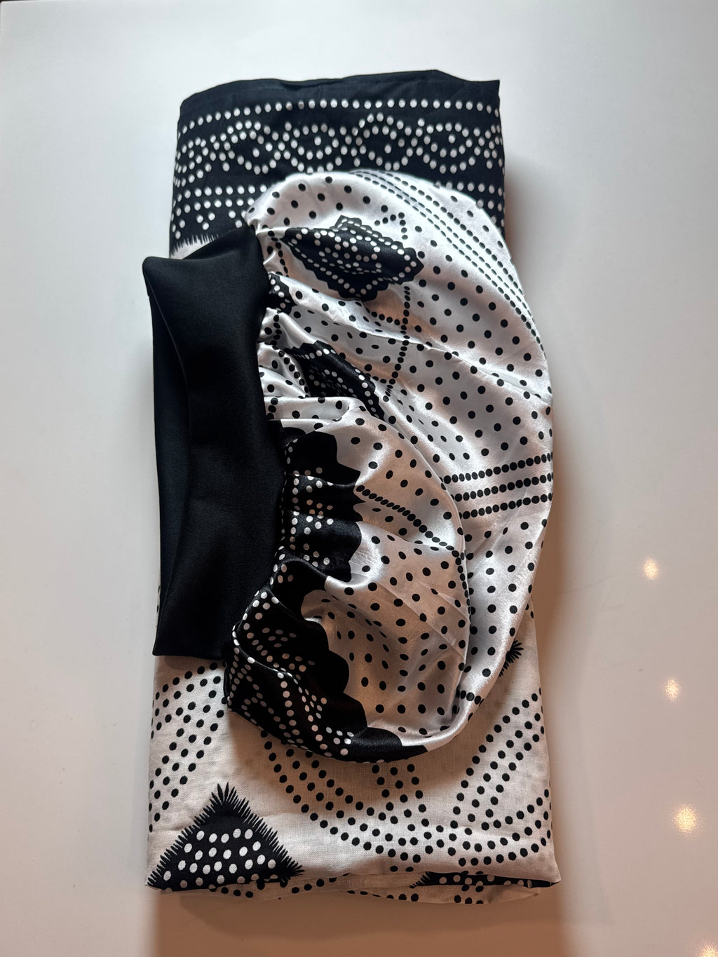 Classic Somali Shaash Baati with Matching Silk Bonnet – 2 Piece Set