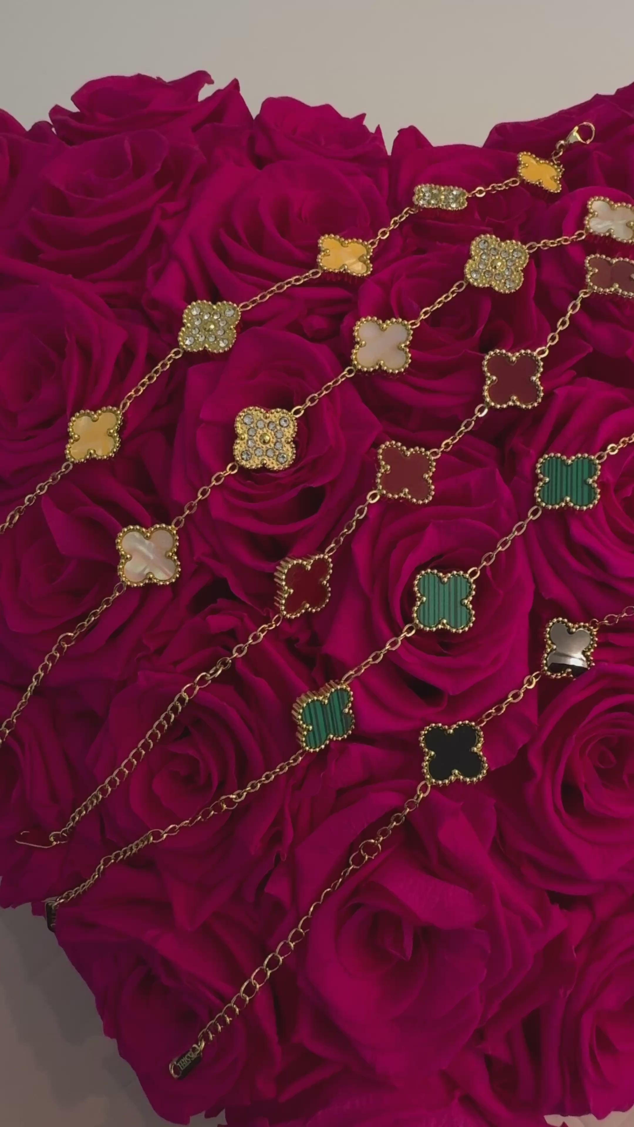 Gold-Tone Four-Leaf Clover Charm Bracelet – Stackable Motif Design